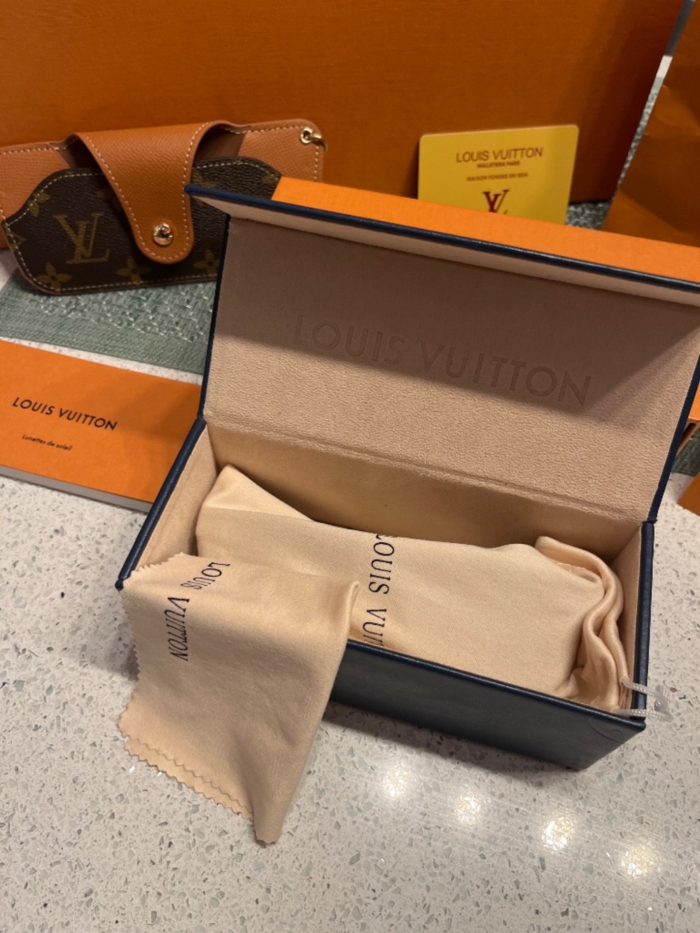 Louis Vuitton Sunglasses - Picture 10 of 11